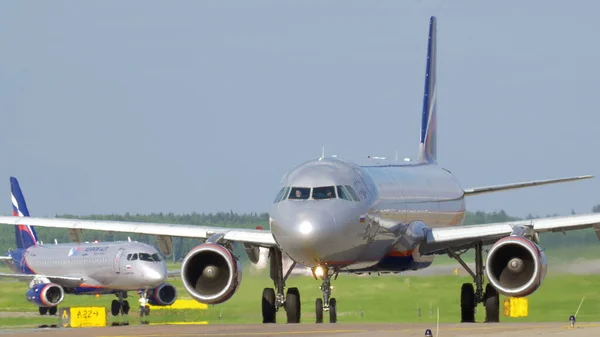 Aeroflot airplane on runway — Stock Photo, Image
