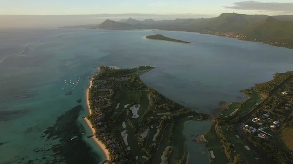 毛里求斯Le Morne Brabant半岛的空中景观 — 图库照片