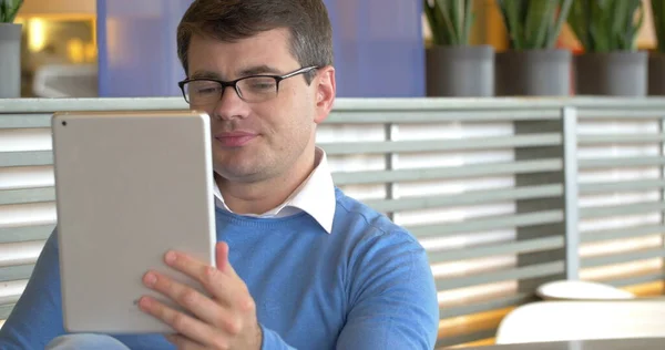Man Having Video-Call with Tablet — Stock Photo, Image