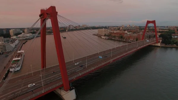 Uitzicht vanuit de lucht op de Willem Brug in Rotterdam — Stockfoto