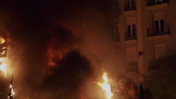 Wolken van rook en vuur tijdens een festival in Valencia, Spanje — Stockvideo