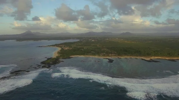 毛里求斯岛和浅滩水域飞越 — 图库照片