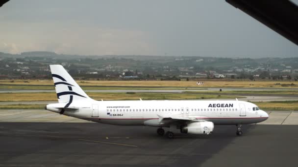 Avión alejándose — Vídeo de stock