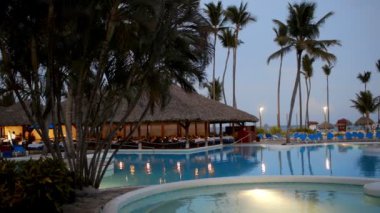 Tropikal resort sessiz akşam