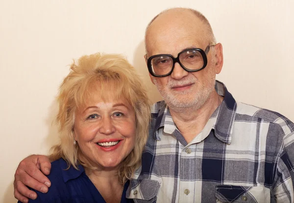 Sonriendo pareja madura — Foto de Stock