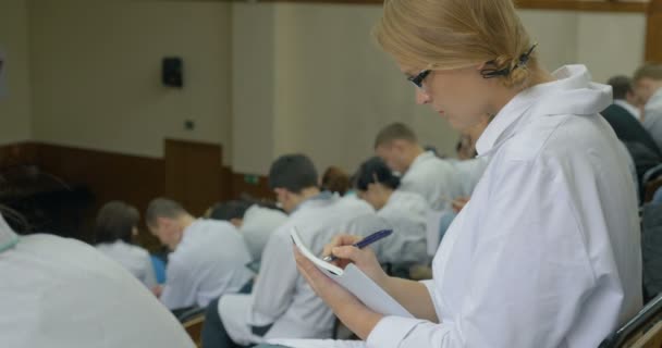 Young Female Doctor on Medical Conference — Stock Video