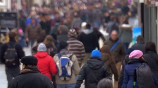 Calle llena de gente en la gran ciudad — Vídeo de stock