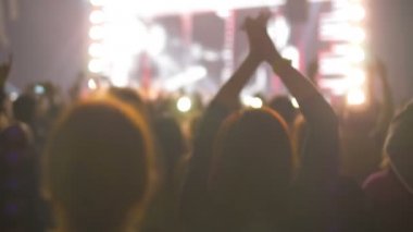 İnsanların geri kalanı üzerinde gece konseri