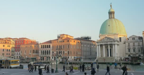 Timelapse de la vida urbana en Venecia, Italia — Vídeo de stock