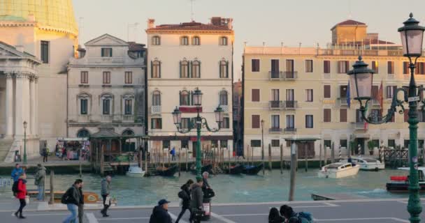 Venedik büyük kanal ile güzel bir sahne — Stok video
