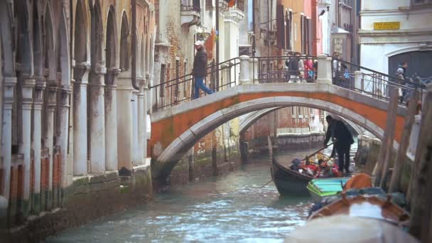 Góndola de viaje y turismo de Venecia — Vídeo de stock