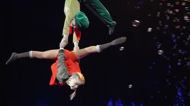 Exciting aerial performance of children — Stock Video