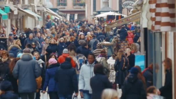 Trångt shoppinggatan i Venedig, Italien — Stockvideo