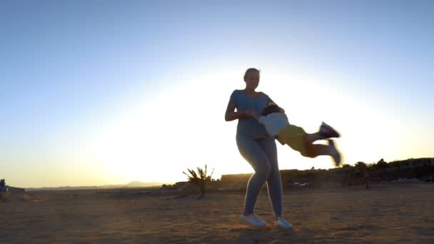 Mother and son enjoying time they have together — Stock Video