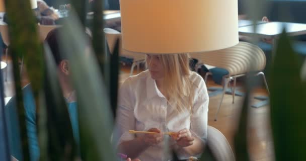 Happy Young Couple Eating Sushi — Stock Video