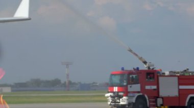 Uçak yangınla mücadele motoru
