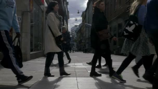 Passerby People on the Street of Stockholm, Suécia — Vídeo de Stock