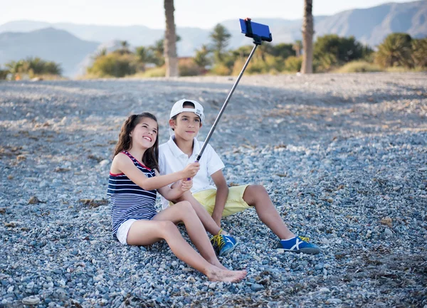 Menino e menina — Fotografia de Stock