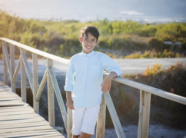 Retrato de un chico lindo —  Fotos de Stock