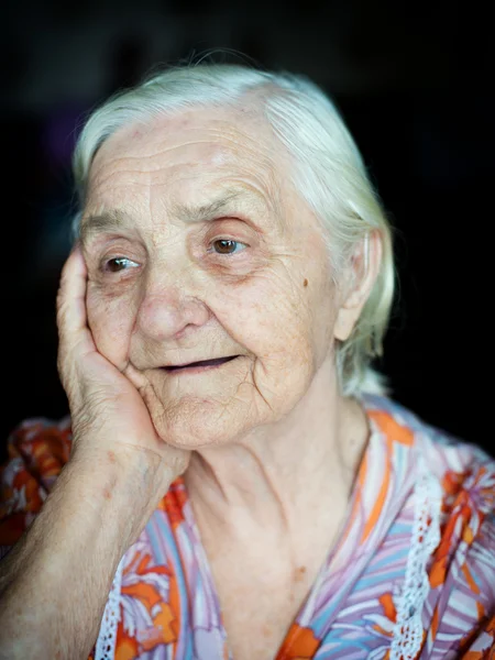 Porträt einer Großmutter — Stockfoto