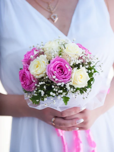 Schöner Hochzeitsstrauß — Stockfoto