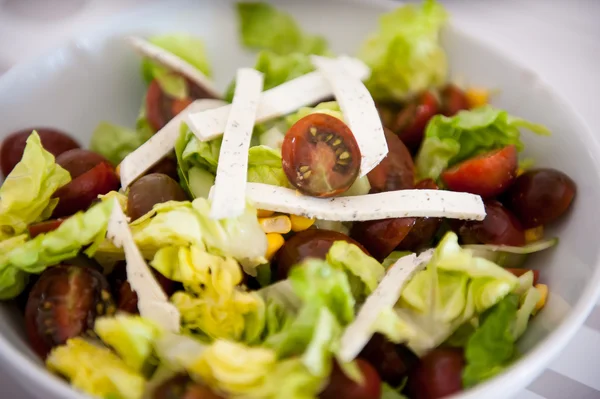 Salada com alface — Fotografia de Stock