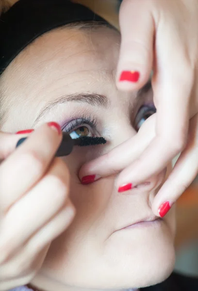 Toepassing van make-up — Stockfoto