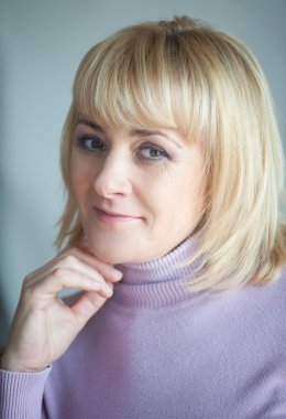 sarışın güzel bir portresi