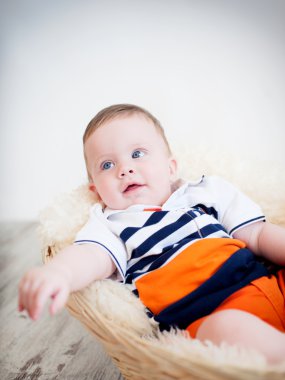 Mutlu küçük çocuk