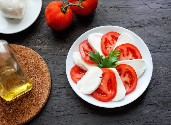 Salada mozzarella — Fotografia de Stock