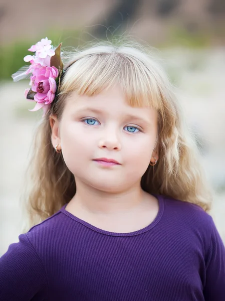 Retrato de um pequeno bonito — Fotografia de Stock