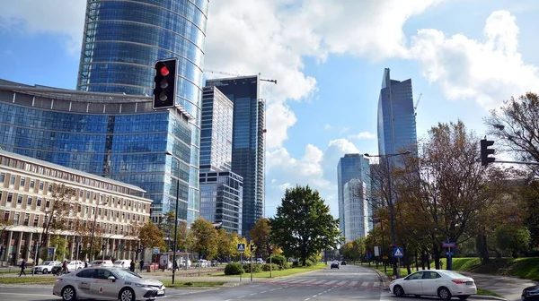 Varsóvia Polónia Outubro 2020 Roundabout Daszynski Novos Arranha Céus Distrito — Fotografia de Stock