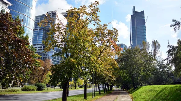 Warschau Polen Oktober 2020 Rond Daszynski Nieuwe Wolkenkrabbers Het Financiële — Stockfoto