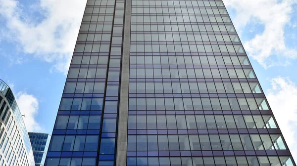 Bölgesindeki Modern Ofis Binalarının Alt Manzarası — Stok fotoğraf