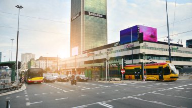 Varşova, Polonya. 27 Ekim 2020. Varşova sokaklarında. Şehir merkezi.