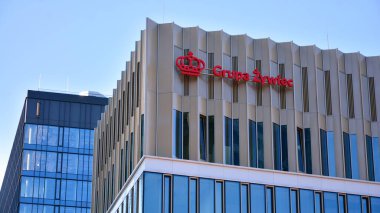 Varşova, Polonya. 1 Kasım 2020. Grupa Zywiec 'i imzala. Şirket tabela Grupa Zywiec.