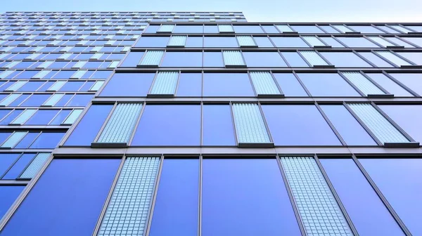 Blue Curtain Wall Made Toned Glass Steel Constructions Blue Sky — Stock Photo, Image