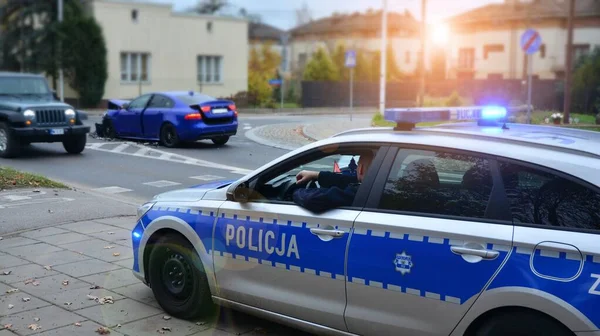 Coche Policía Accidente Carretera Policía Intermitente Luces Azules Coche Dañado — Foto de Stock