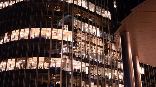 Patroon Van Kantoorgebouwen Ramen Nachts Verlicht Verlichting Met Glazen Architectuur — Stockfoto