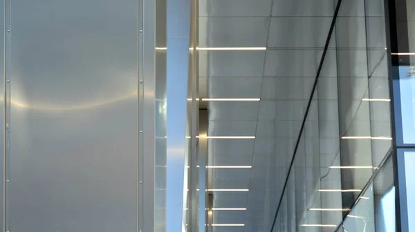 재료의 기둥에는 건축을 추상화 기술의 미니멀리즘 사무실 비즈니스 아키텍처 — 스톡 사진
