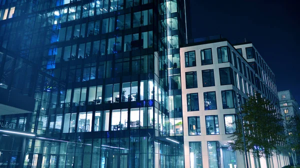 Patrón Edificios Oficinas Ventanas Iluminadas Por Noche Iluminación Con Diseño —  Fotos de Stock