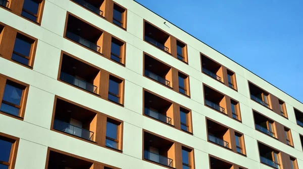 Fasáda Nového Bytového Domu Skleněný Balkón Čistý Vzhled Moderní Architektury — Stock fotografie