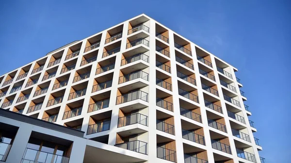 Фасад Нового Житлового Будинку Скляний Балкон Чистий Вигляд Сучасної Архітектури — стокове фото
