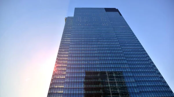 Concepto Bienes Raíces Construcción Corporativa Moderno Edificio Oficinas Del Sol — Foto de Stock