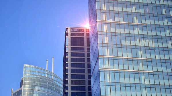 Conceito Para Imóveis Construção Corporativa Moderno Edifício Escritórios Sol Manhã — Fotografia de Stock