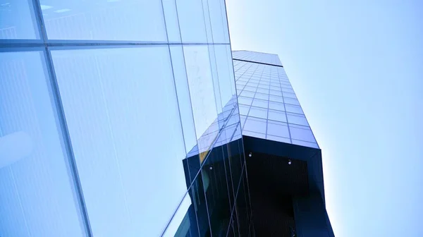 Kék Égbolttal Rendelkező Épületek Üveghomlokzata Felhőkarcolók Üzleti Belvárosban Háttér Modern — Stock Fotó