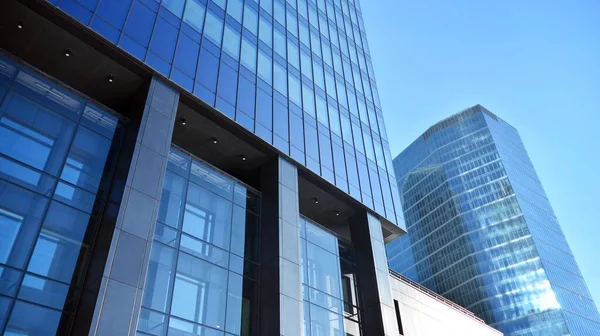 Fachada Vidro Dos Edifícios Com Céu Azul Arranha Céus Centro — Fotografia de Stock