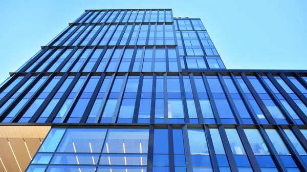 Skleněná Fasáda Budov Modrou Oblohou Mrakodrapy Obchodním Centru Města Pozadí — Stock fotografie