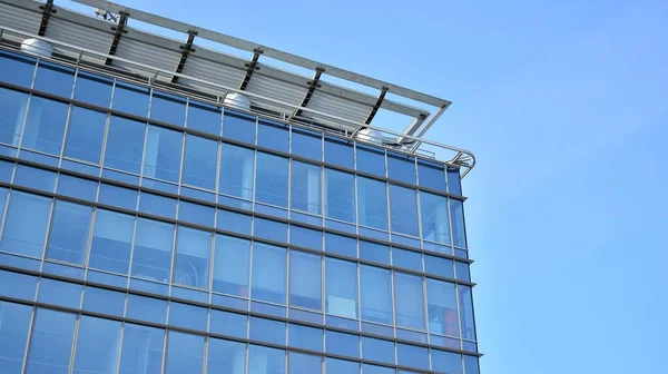 Fachada Cristal Los Edificios Con Cielo Azul Rascacielos Centro Ciudad — Foto de Stock