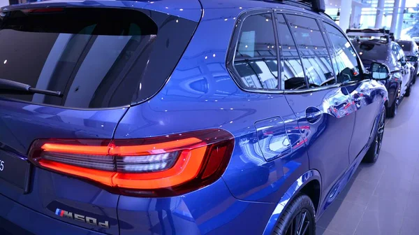 Varşova, Polonya. 15 Şubat 2021. BMW galeride..